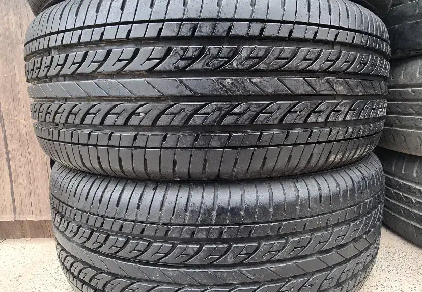 لاستیک ۱۶و ۱۵و۱۴ پژو سمند  و لوازم پژو و سمند|قطعات یدکی و لوازم جانبی|تربت جام, معدآباد|دیوار