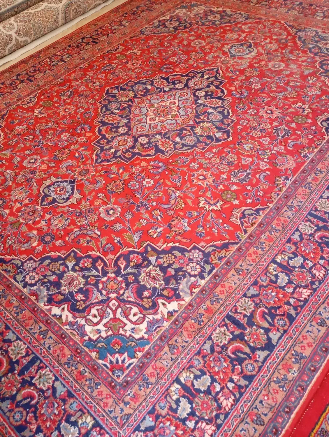 فرش دستباف 12 متری|فرش|ورامین, ورامین|دیوار