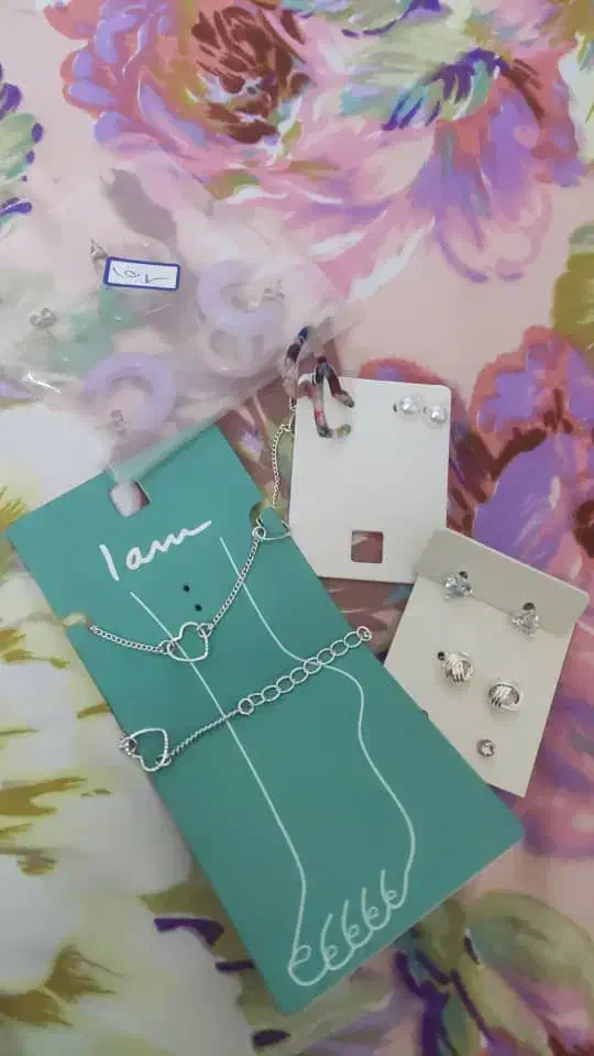 تعدادی  گوشواره   و...|بدلیجات|نوشهر, |دیوار