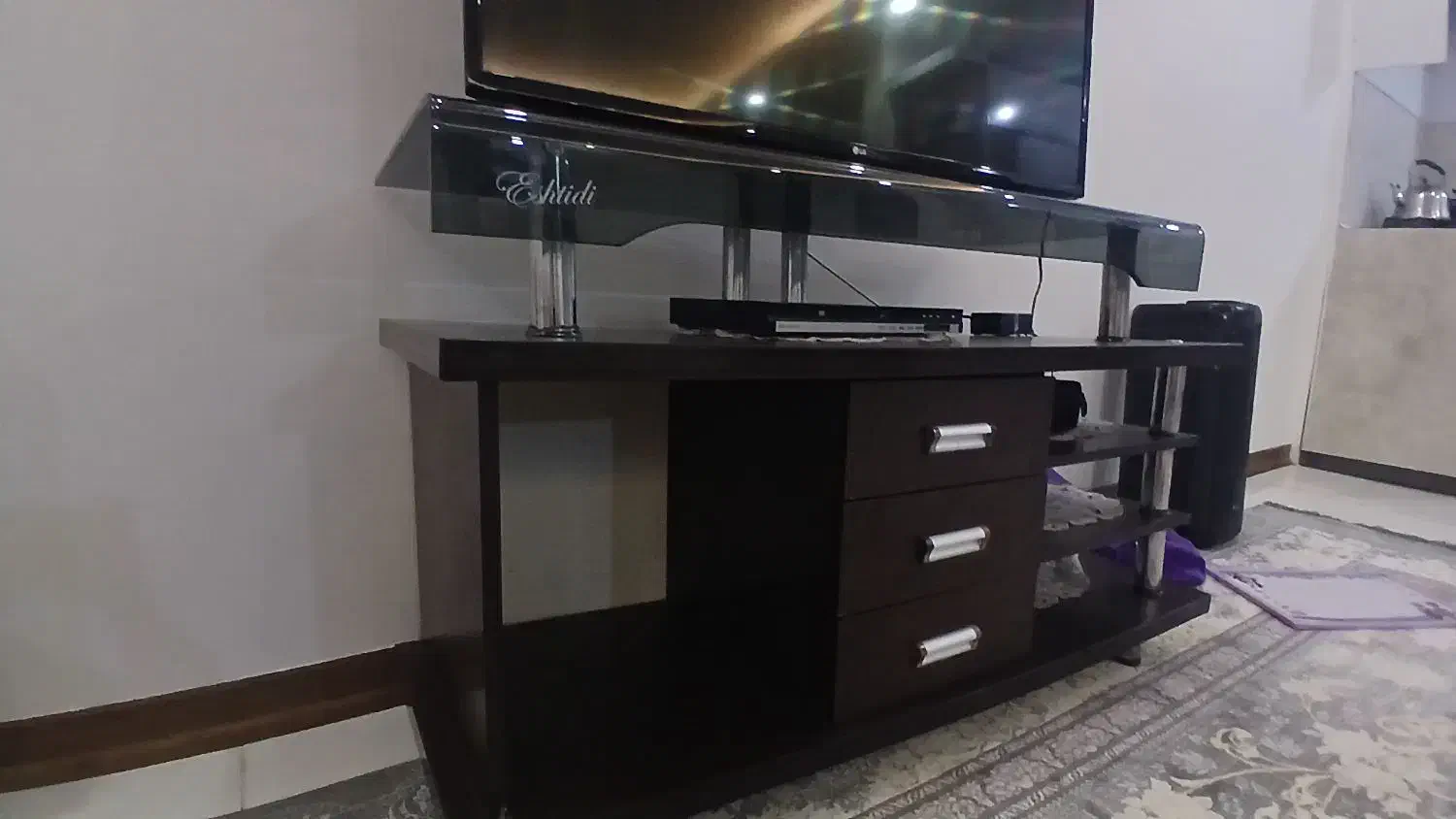 میز تلویزیون|میز تلویزیون|شیروان (خراسان), |دیوار