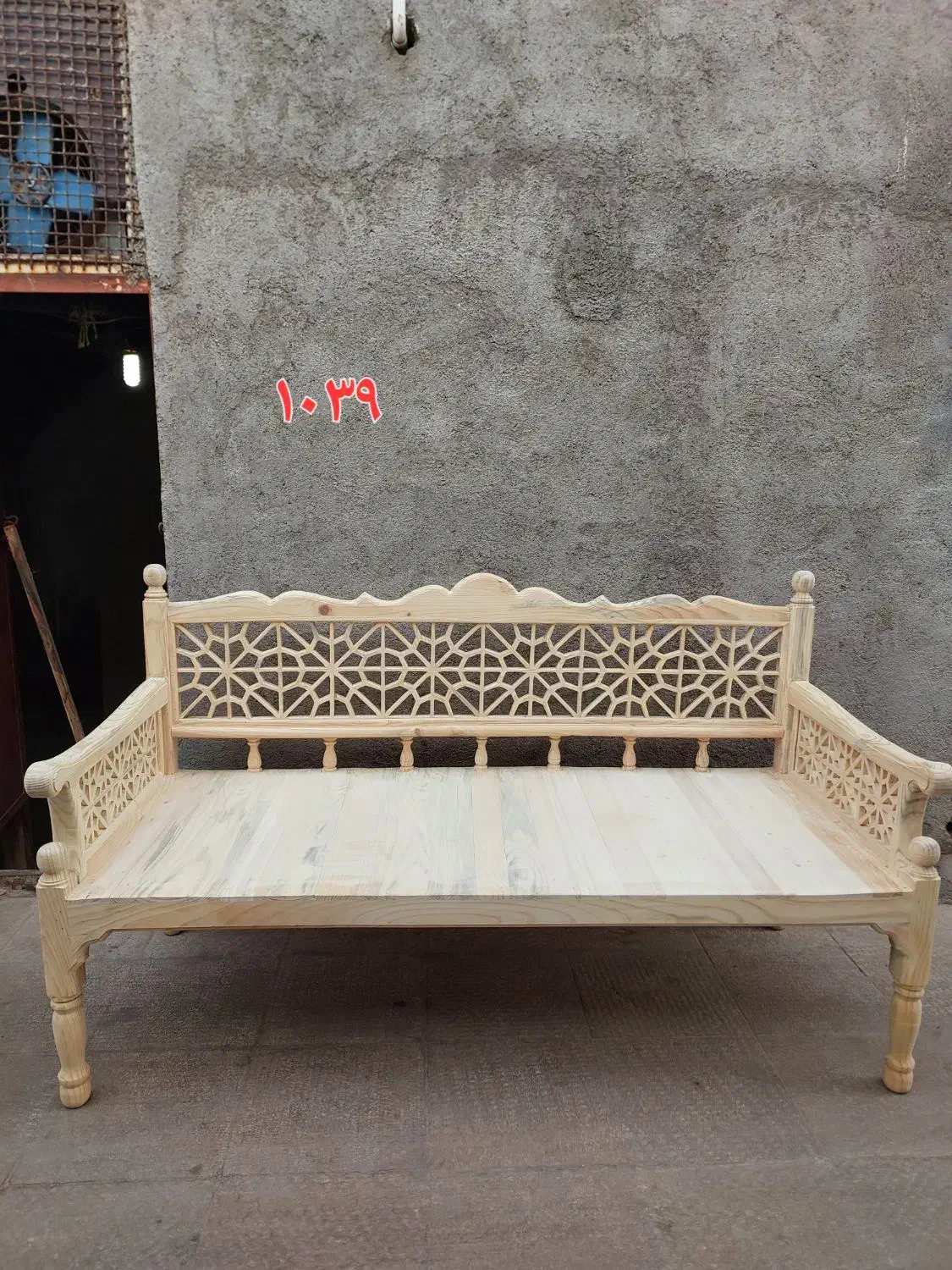 مبل های سنتی چوبی|مبلمان خانگی و میز عسلی|قم, رضویه|دیوار