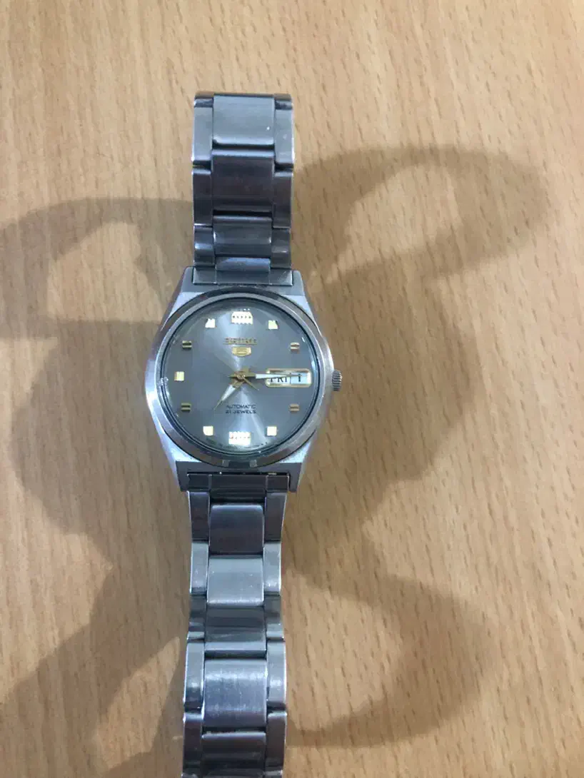 سیکو۵ اصل|ساعت|گنبد کاووس, |دیوار