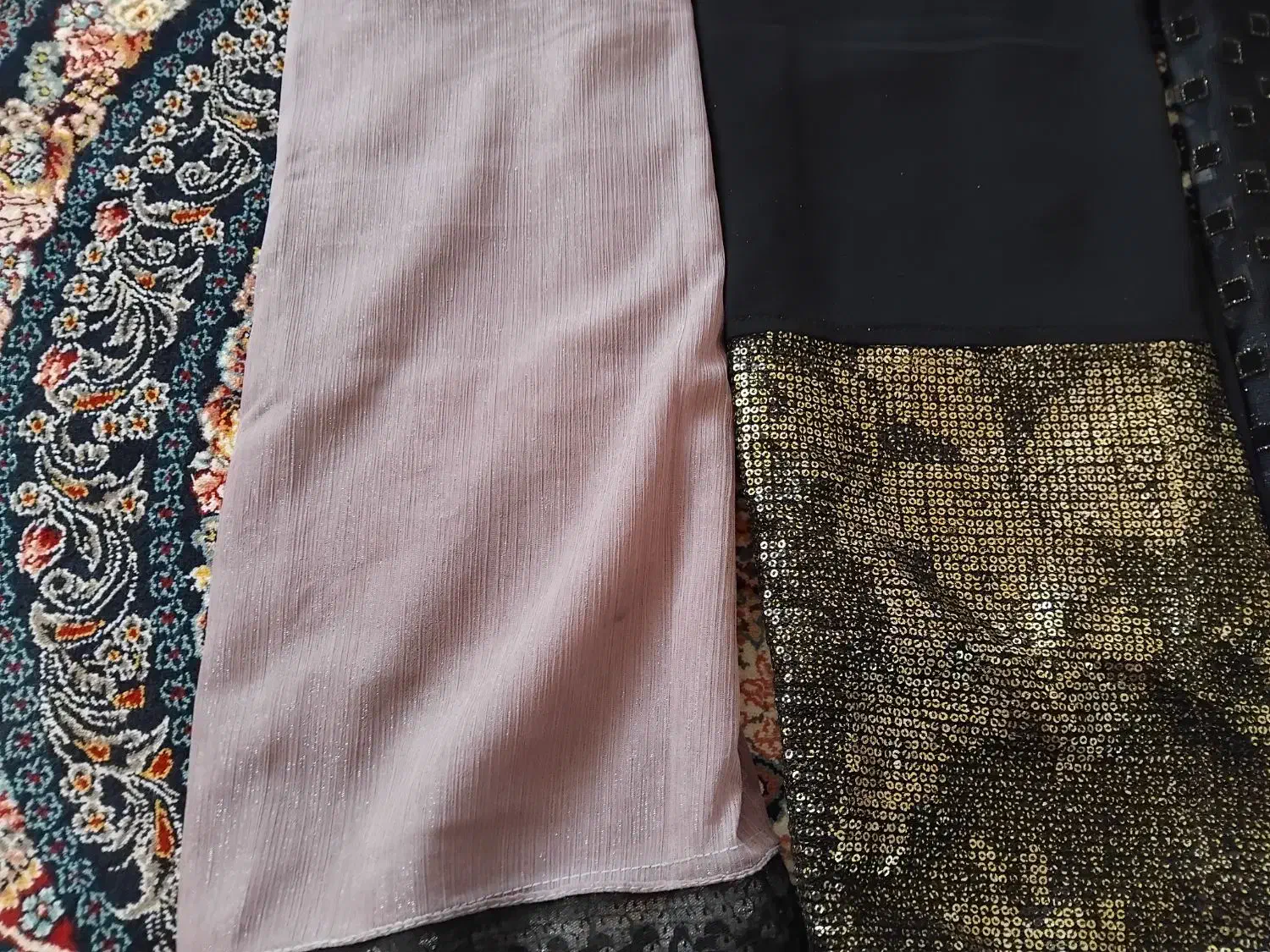 ۴عدد شال|لباس|رشت, نخودچر|دیوار