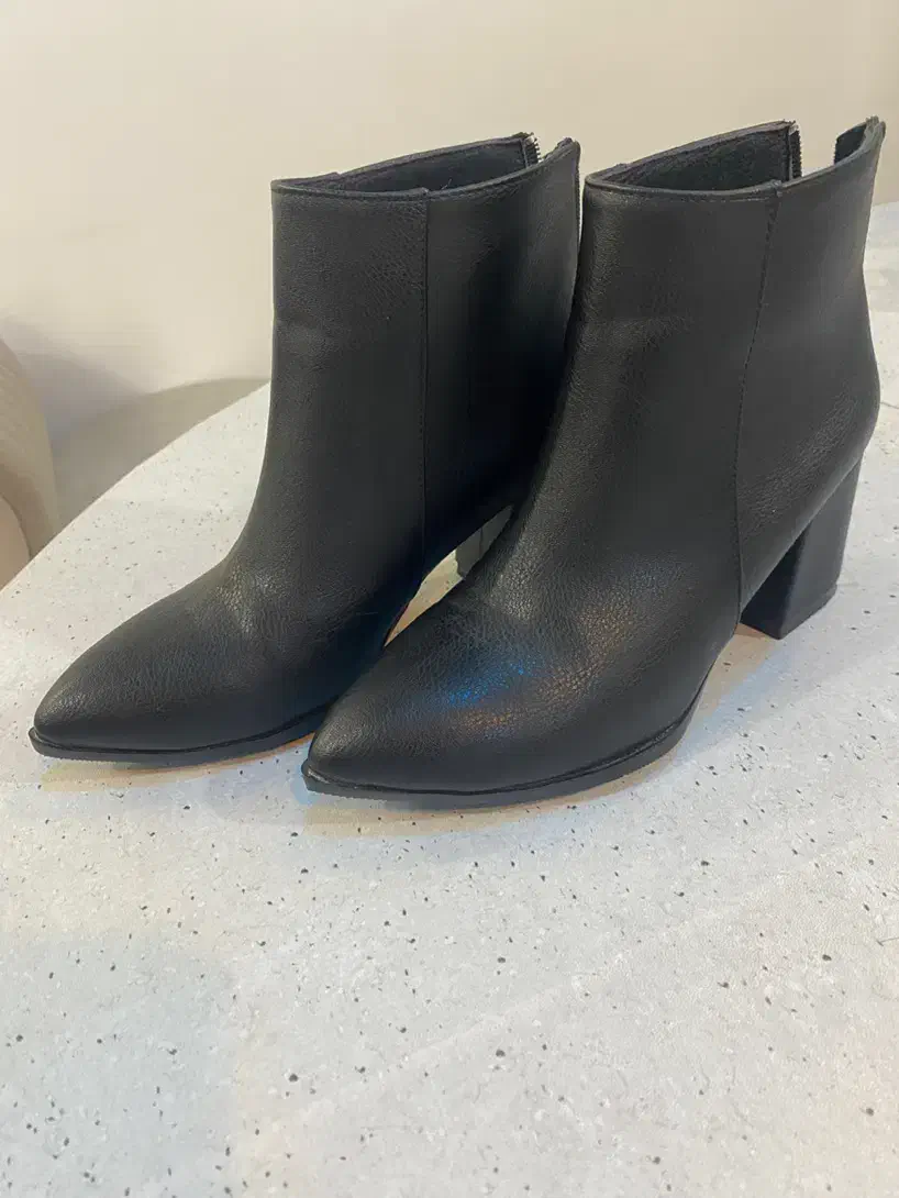 کفش نیم بوت سر تیز|کیف، کفش، کمربند|یزد, |دیوار