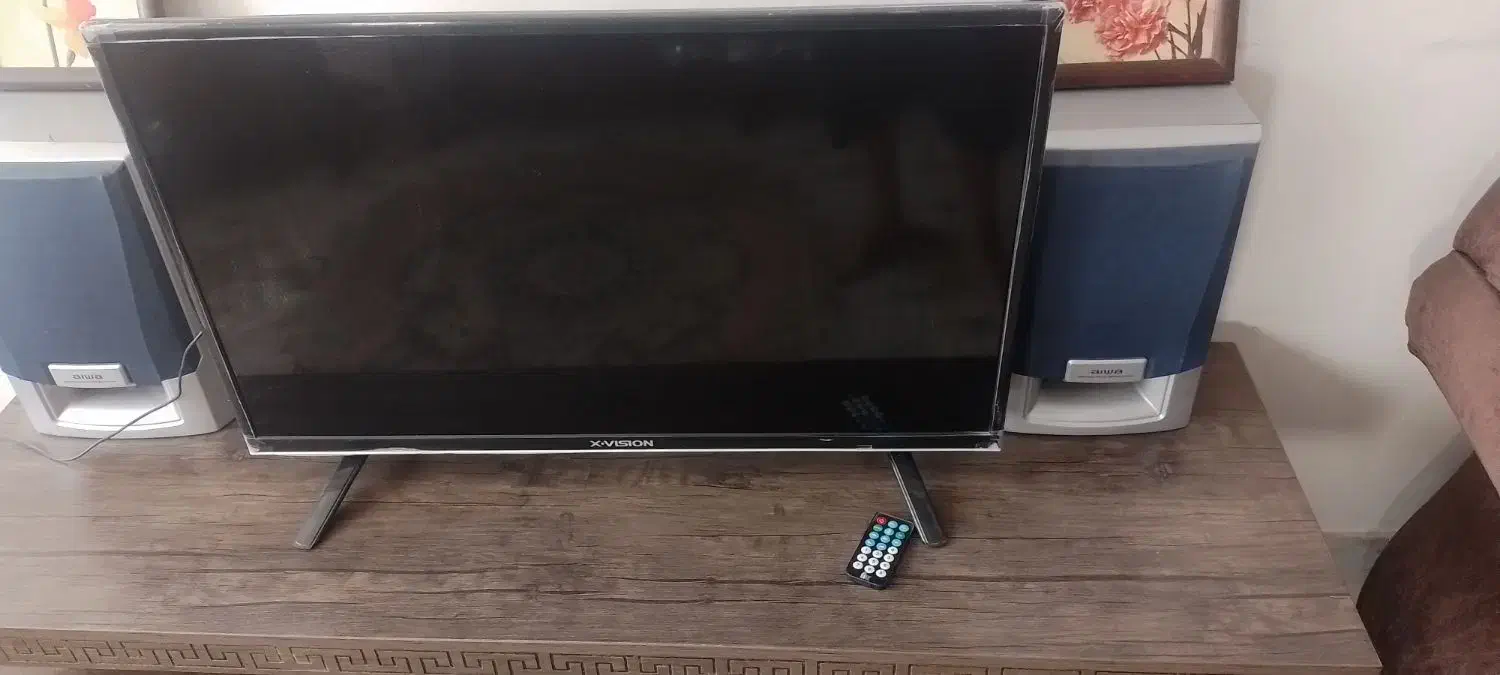 ایکسویژن ۳۲ اینج|تلویزیون و پروژکتور|نیشابور, بزرگمهر|دیوار