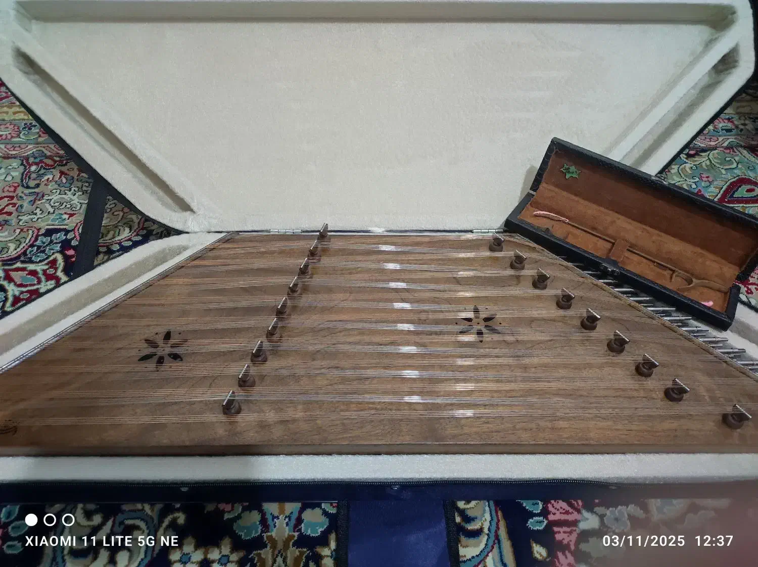 سنتور نو|سازهای سنتی|کرمان, |دیوار