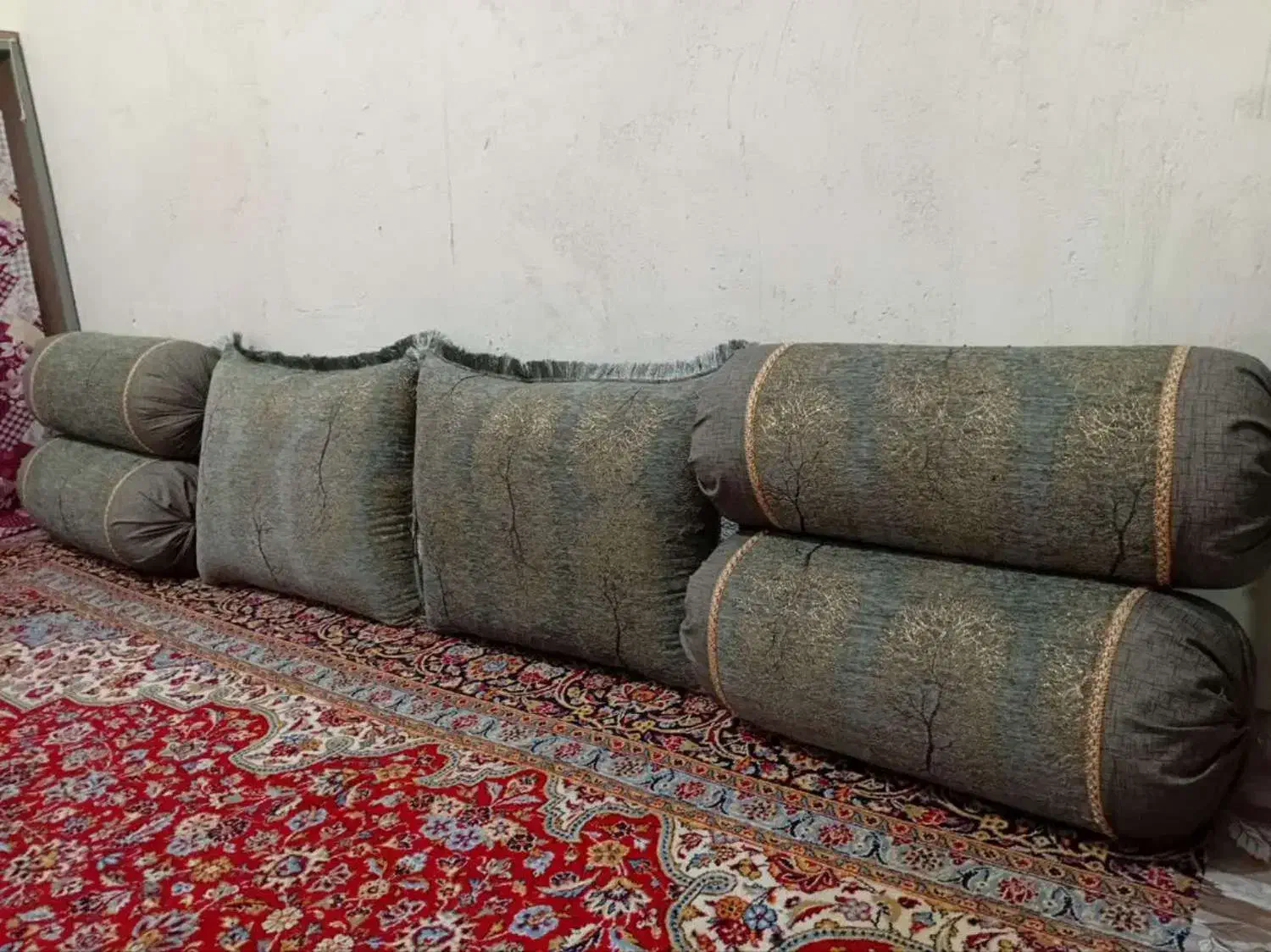 پشتی بالش شاه نشین|پشتی|رضوانشهر, |دیوار