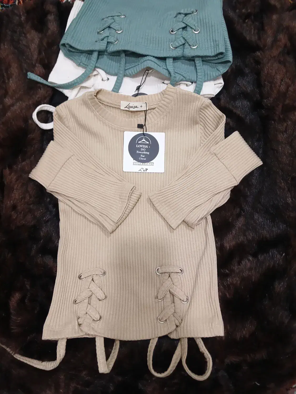 تعدادی لباس نو ب صورت آنلاین هست فروش|لباس|قرچک, محمد آباد|دیوار