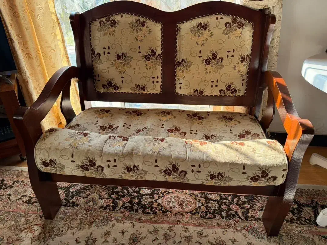 نیم ست ۳ عددی مبلمان چوب و میز جلوی مبل|مبلمان خانگی و میز عسلی|نشتارود, |دیوار