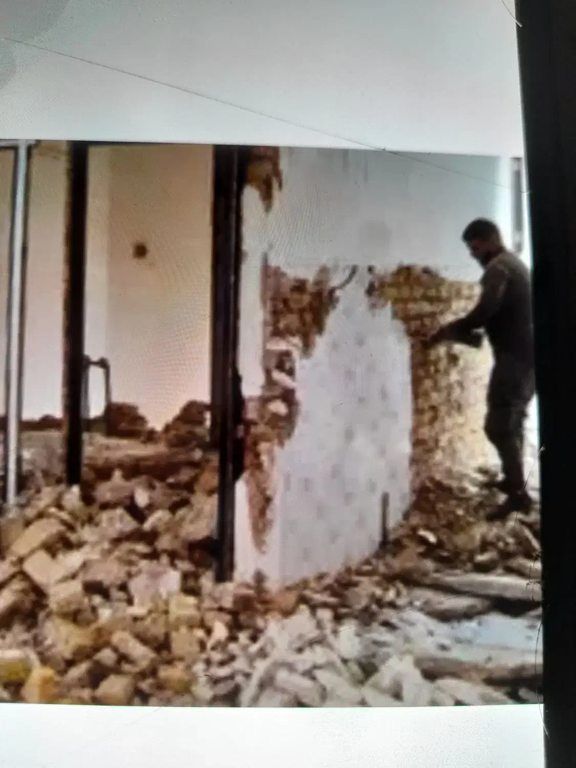 گارگر بار بری هستم جابه جامساله سا ختمانی|خدمات حمل و نقل|کاشان, معلم|دیوار