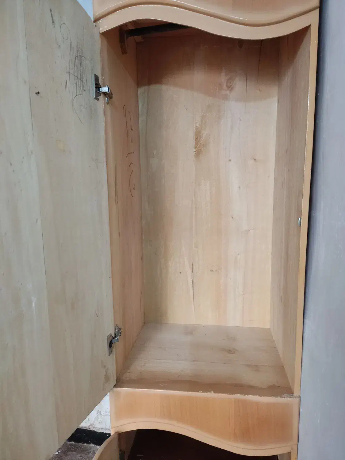 کمد|جاکفشی، کمد، دراور|بهبهان, |دیوار