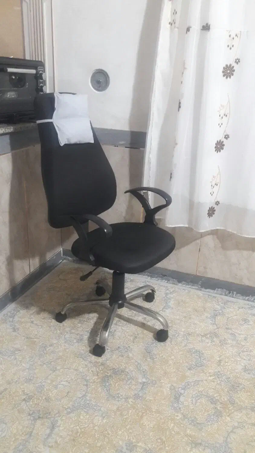 صندلی جکدار|صندلی و نیمکت|سقز, |دیوار