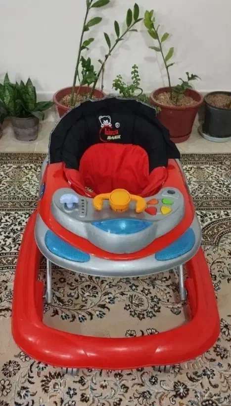 خیلی تمیز|اسباب و اثاث بچه|خمینی‌شهر, |دیوار