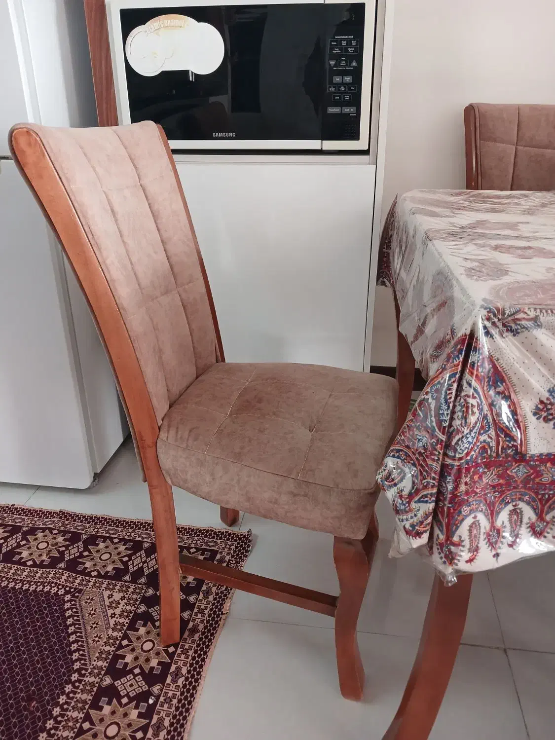 میزغذاخوری|میز و صندلی غذاخوری|شهریار, رضی آباد بالا|دیوار