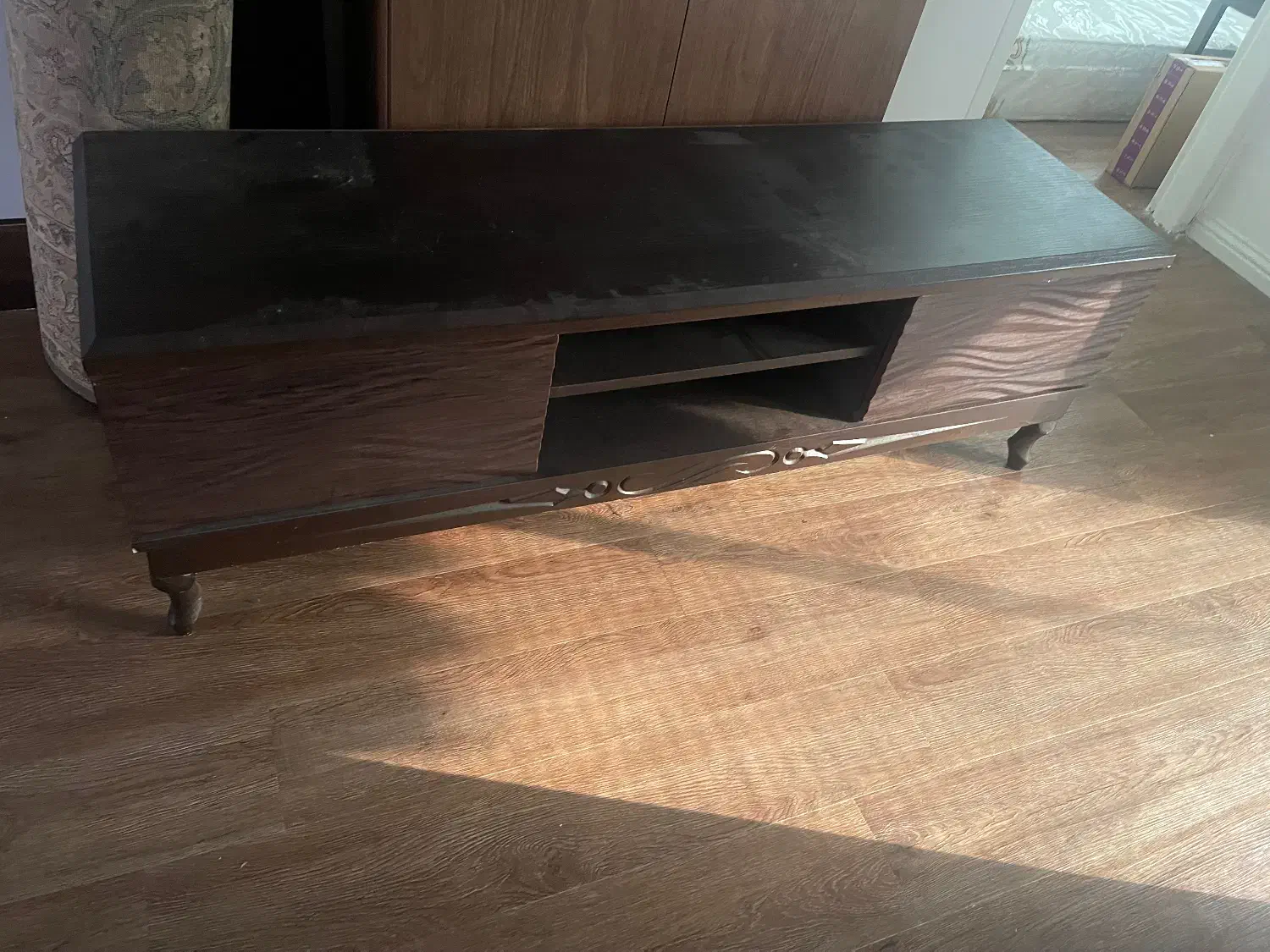 میز تلویزیون قهوه ای|میز تلویزیون|رشت, استادسرا|دیوار