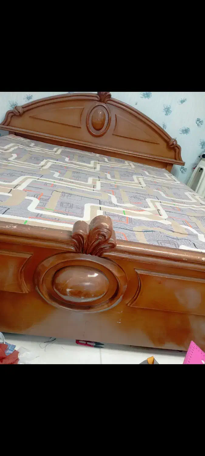 فروش تخت چوب بسیار مقاوم و تمیز|تخت و سرویس خواب|کاشمر, |دیوار