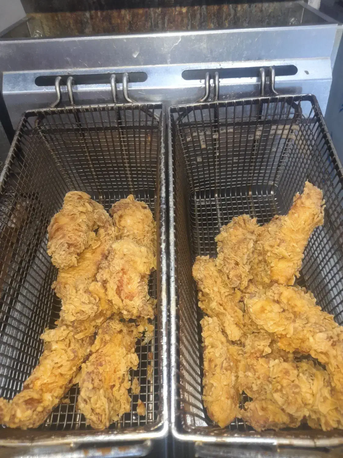 آشپز سوخاری، پیتزا و تدارکات|استخدام خدمات فروشگاه و رستوران|آبادان, |دیوار