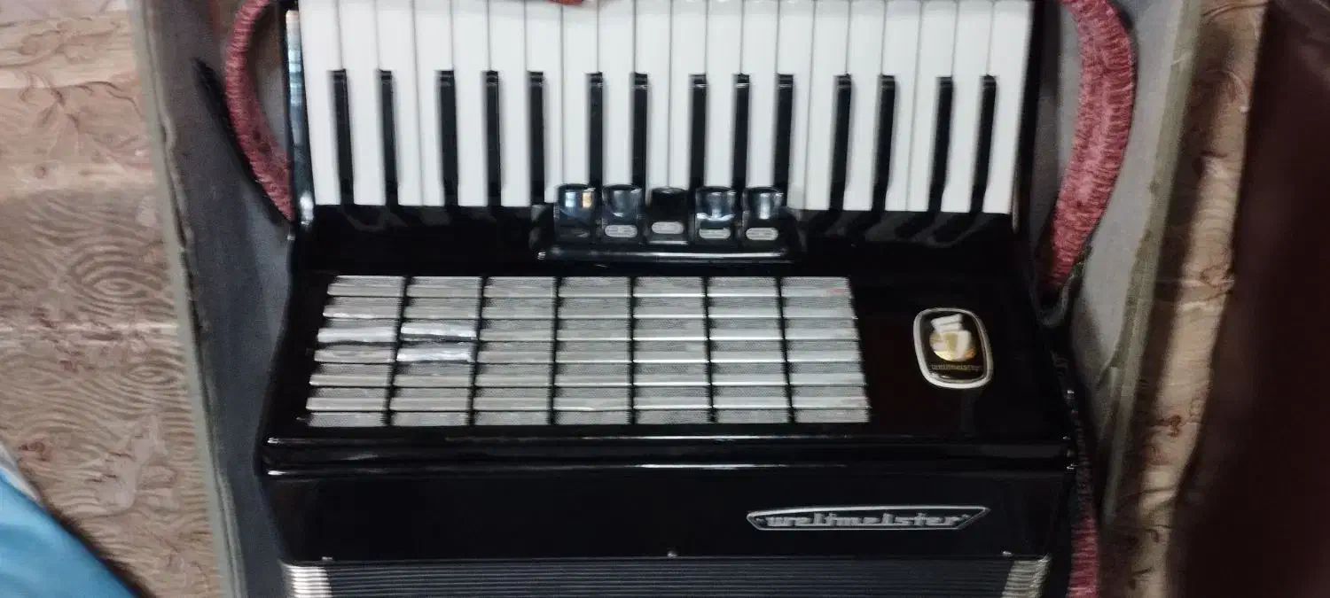 اکاردون ویلتمستر آلمان ۸۰باس|پیانو، کیبورد، آکاردئون|مشهد, شهرک امام هادی (شهرک غرب)|دیوار