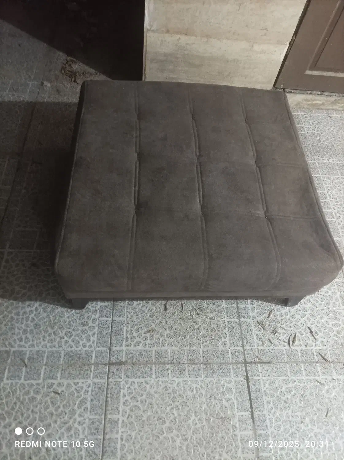 کاناپه|مبلمان خانگی و میز عسلی|کیش, |دیوار