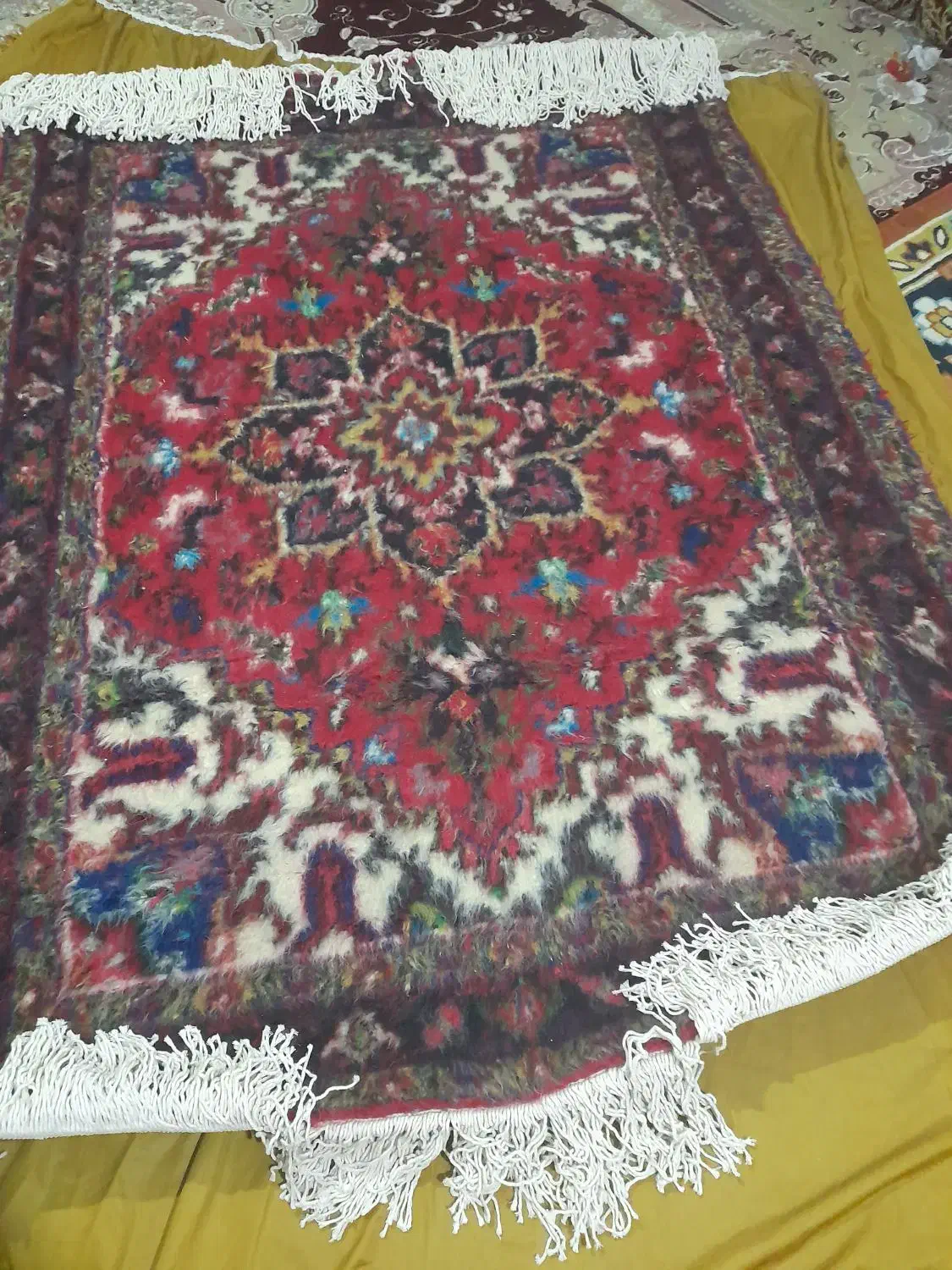 یک قالیچه دست بافت تازه ازدارافتاده|فرش|تبریز, |دیوار