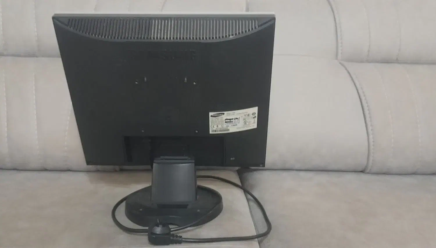 مانیتور ۱۷|قطعات و لوازم جانبی رایانه|حبیب آباد, |دیوار