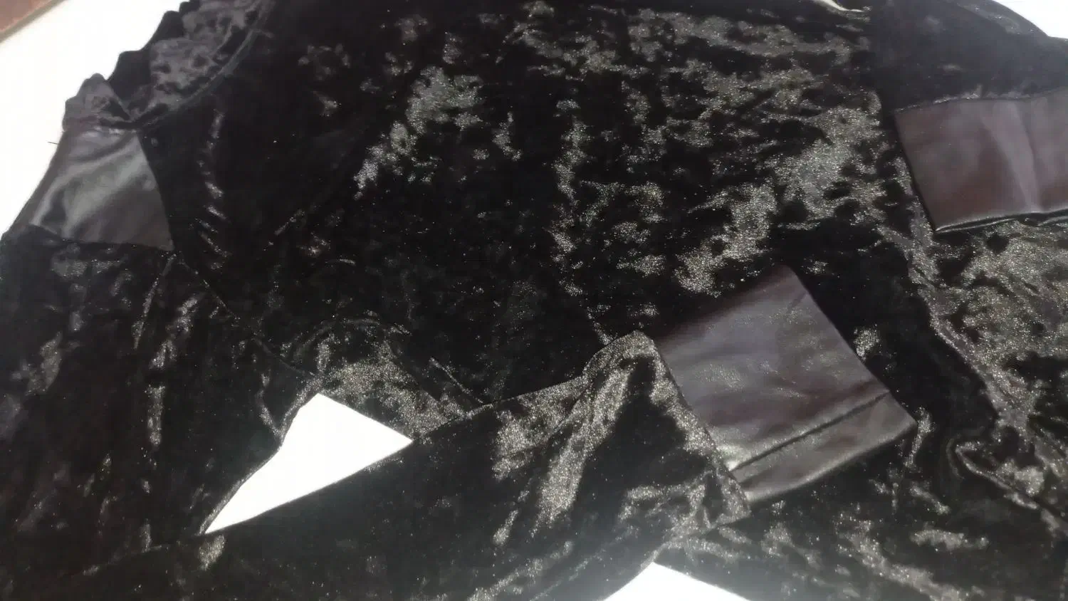 لباس، بادی|لباس|گرمسار, |دیوار