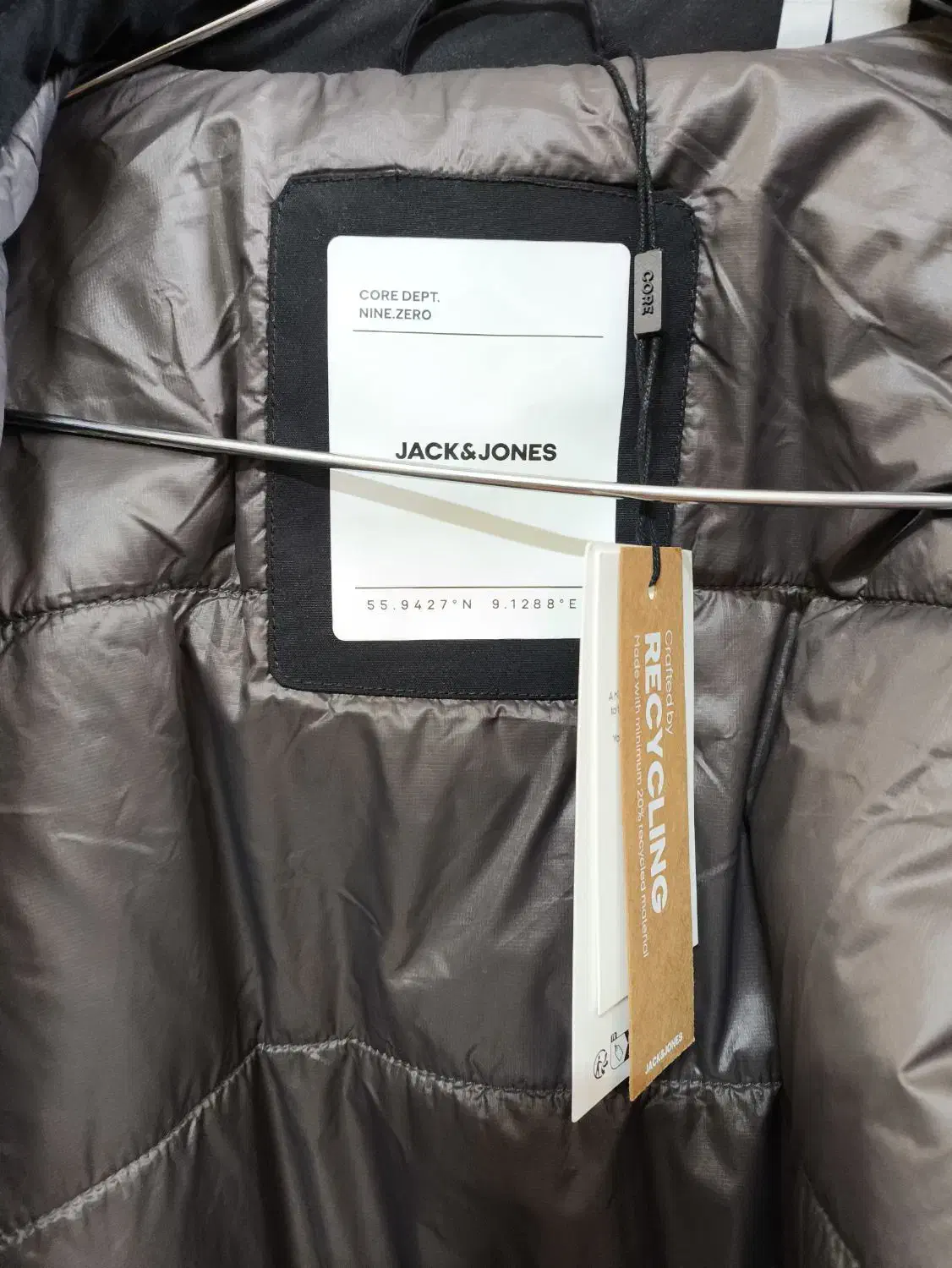 کاپشن خارجی Jack and Jones|لباس|شاهین‌شهر, دهخدا|دیوار