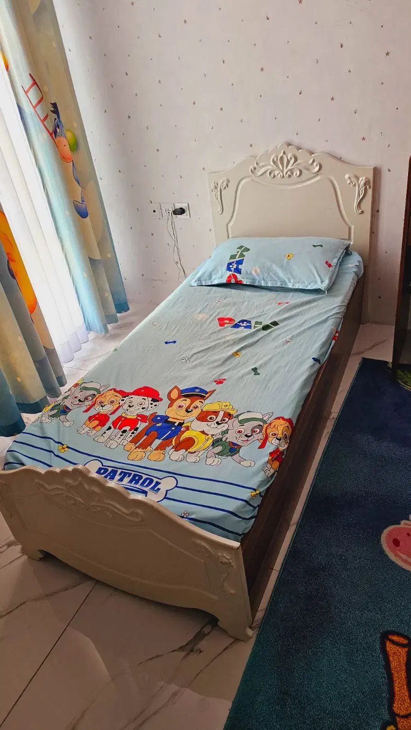 میز تحریر تخت|میز تحریر و کامپیوتر|قم, سالاریه|دیوار