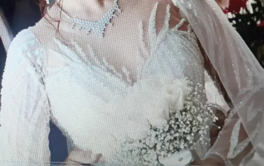 لباس عروس|لباس|اندیشه, اندیشه فاز ۱|دیوار