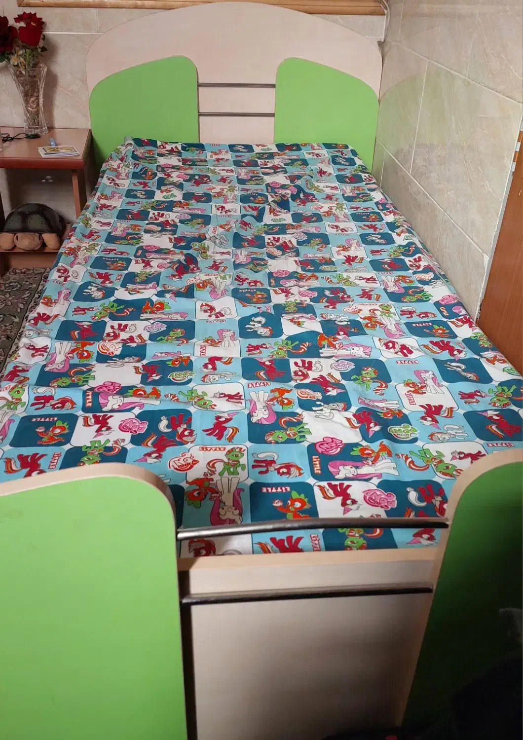 سرویس کمد وتخت خواب نوجوان|تخت و سرویس خواب|یزد, |دیوار