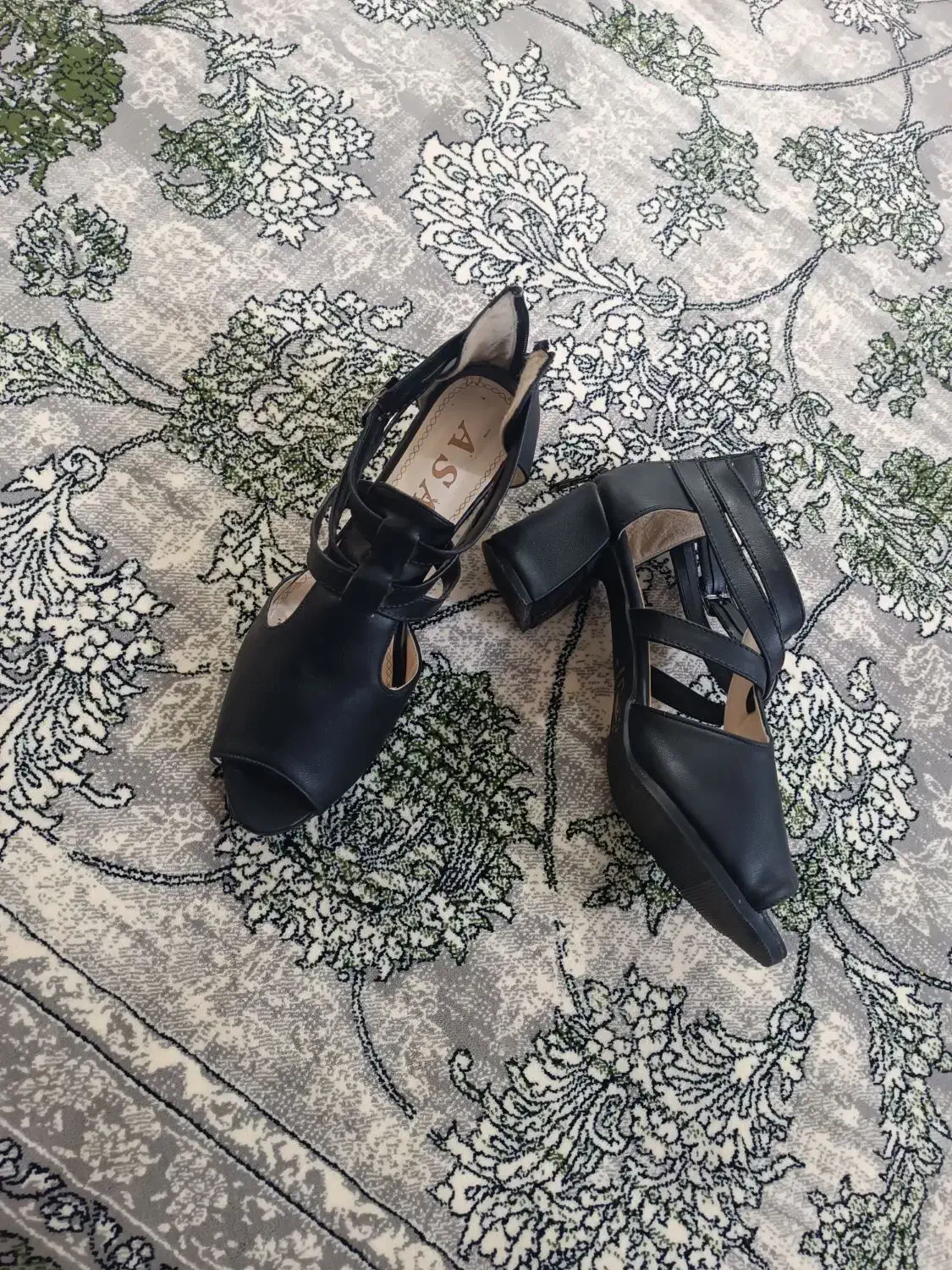 کفش|کیف، کفش، کمربند|جوانرود, |دیوار