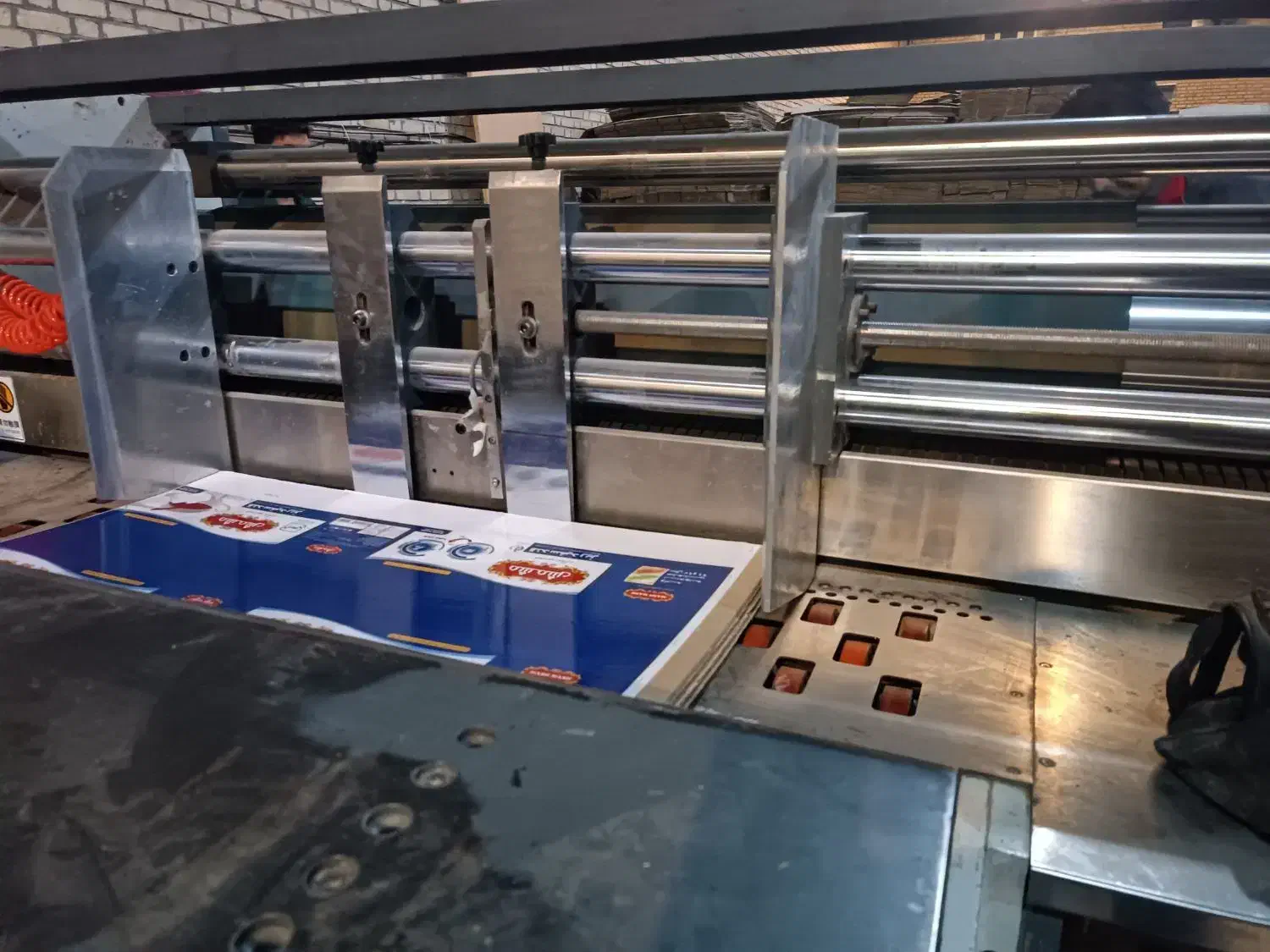 استخدام نیروی آقا و خانم کارتن سازی|استخدام صنعتی، فنی، مهندسی|مشهد, میان ولایت|دیوار