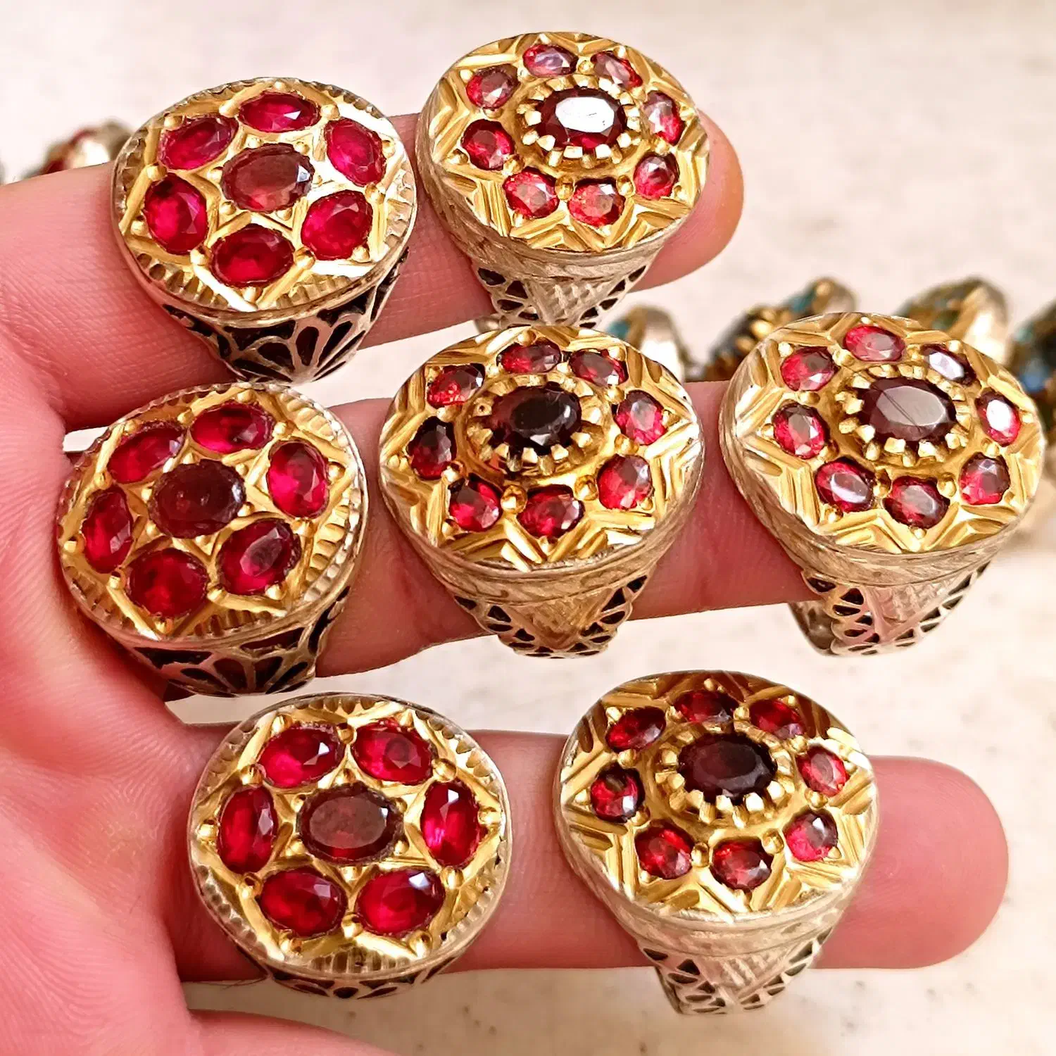 ۳۵ عدد انگشتر جواهراتی نقره ۹۲۵|جواهرات|اصفهان, پوریای ولی|دیوار