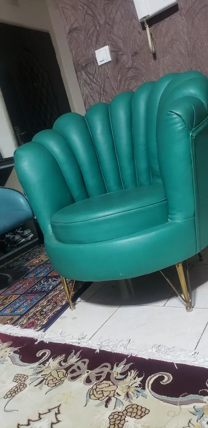 مبل تک باصندلی گردا ن|مبلمان خانگی و میز عسلی|قرچک, پویینک|دیوار