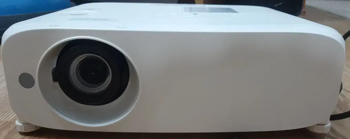 پروژکتور پاناسونیک|تلویزیون و پروژکتور|دزفول, |دیوار