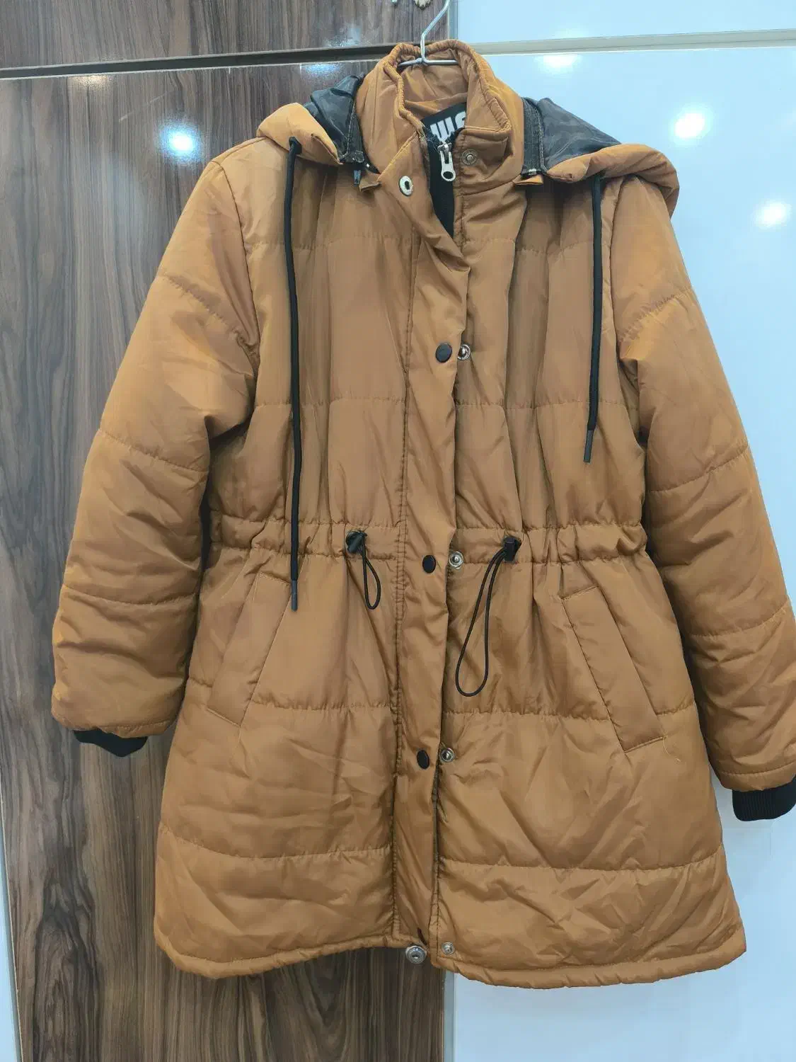 پافر زنونه|لباس|اهواز, لشکرآباد|دیوار