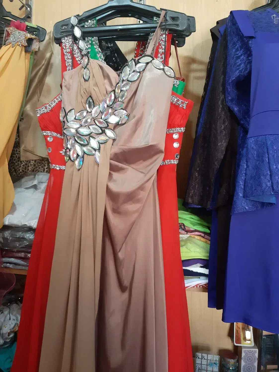 انواع لباس‌های مجلسی کوتاه وبلند|لباس|خمینی‌شهر, |دیوار