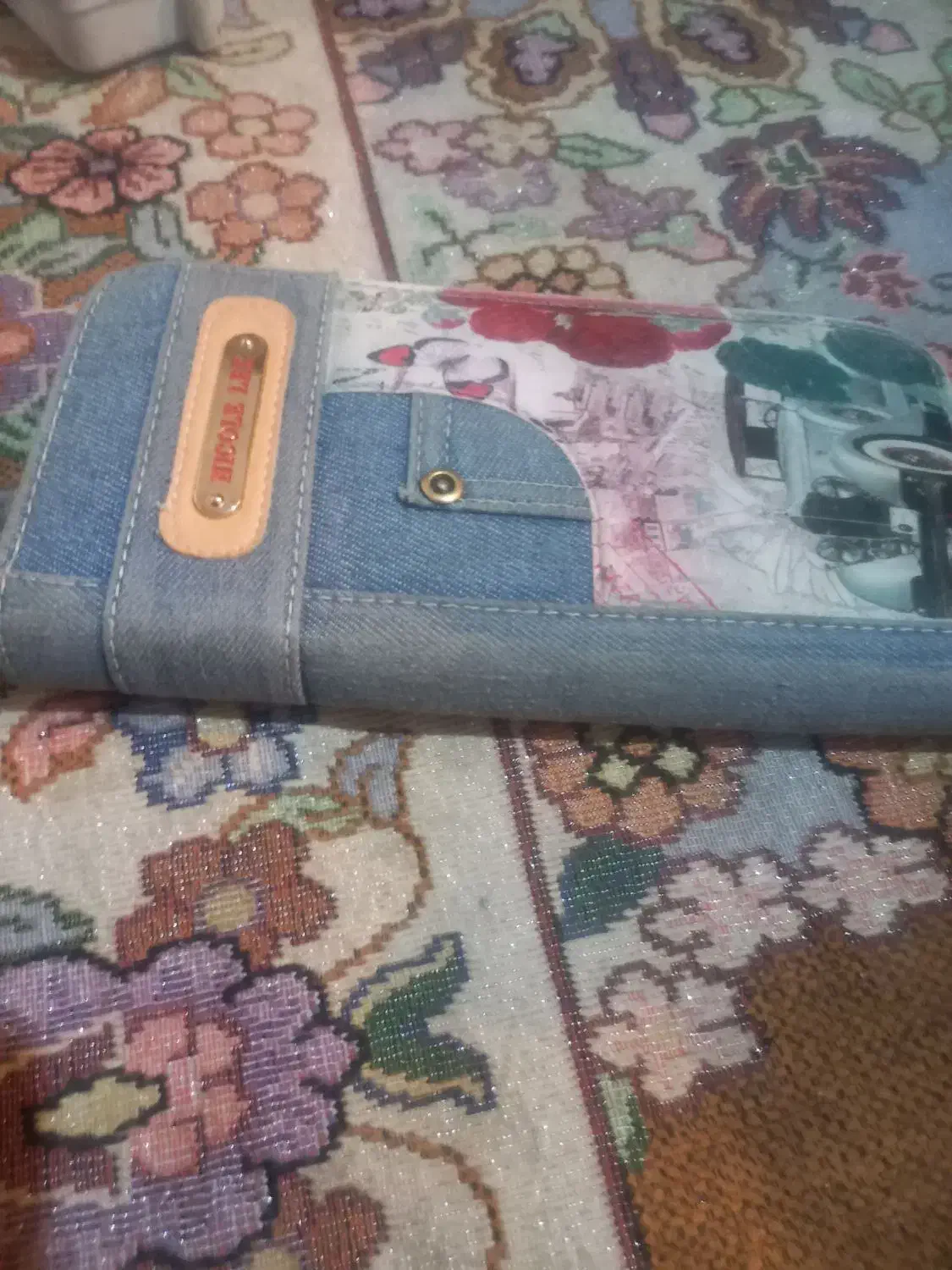 کیف دستی|کیف، کفش، کمربند|زاغه, |دیوار