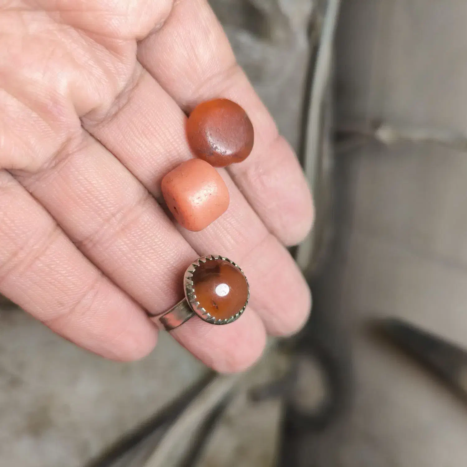 انگشتر نگین کهنه قدیمی عطیقه|کلکسیون اشیاء عتیقه|صدرا-فارس, فاز ۱|دیوار