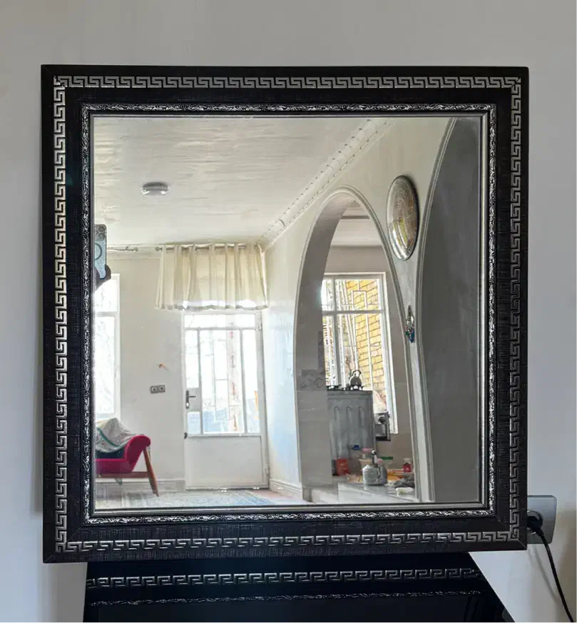 اینه ی کاملا سالم|آینه|الشتر, |دیوار