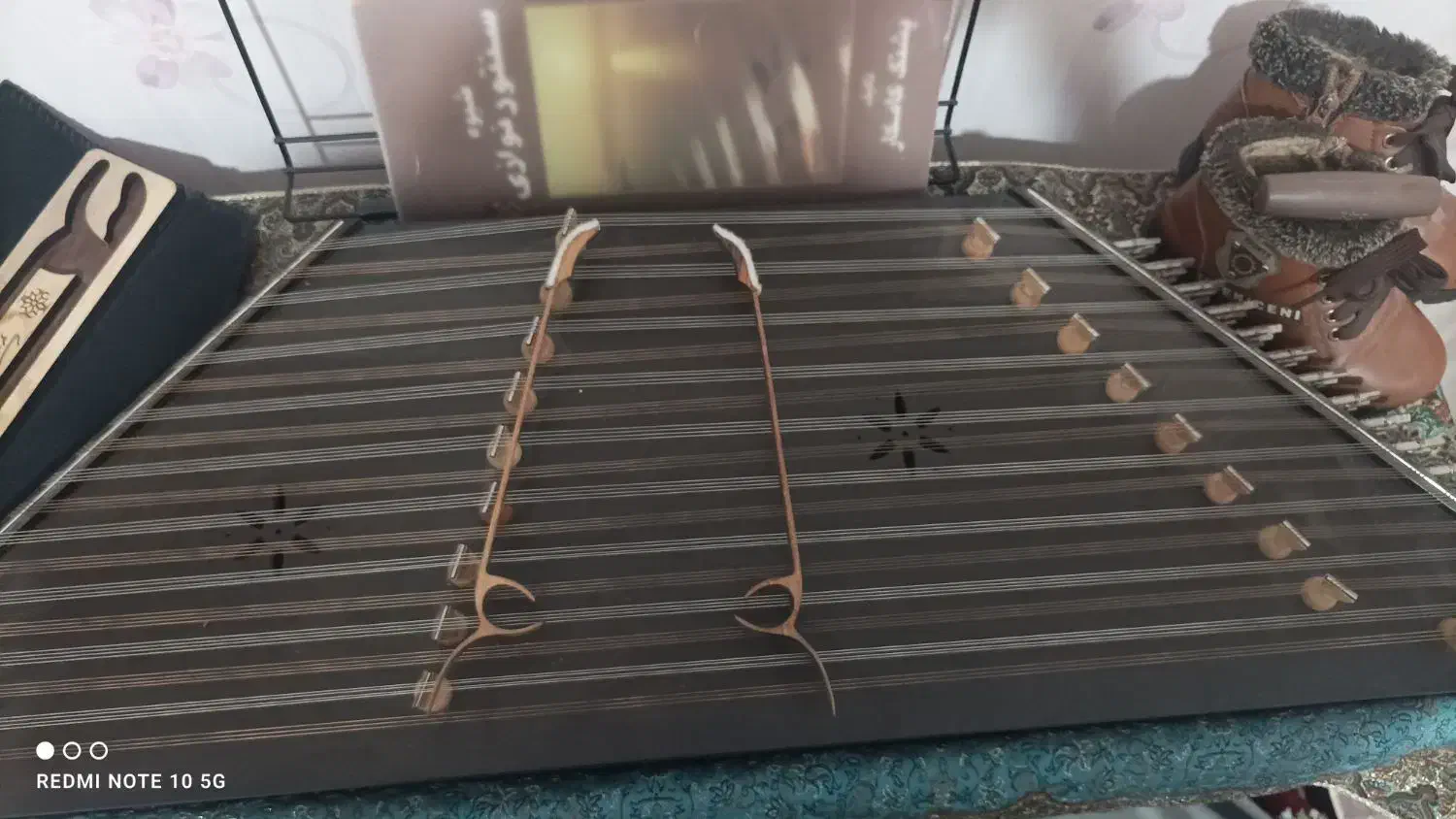 سنتور|سازهای سنتی|مشکیندشت, |دیوار