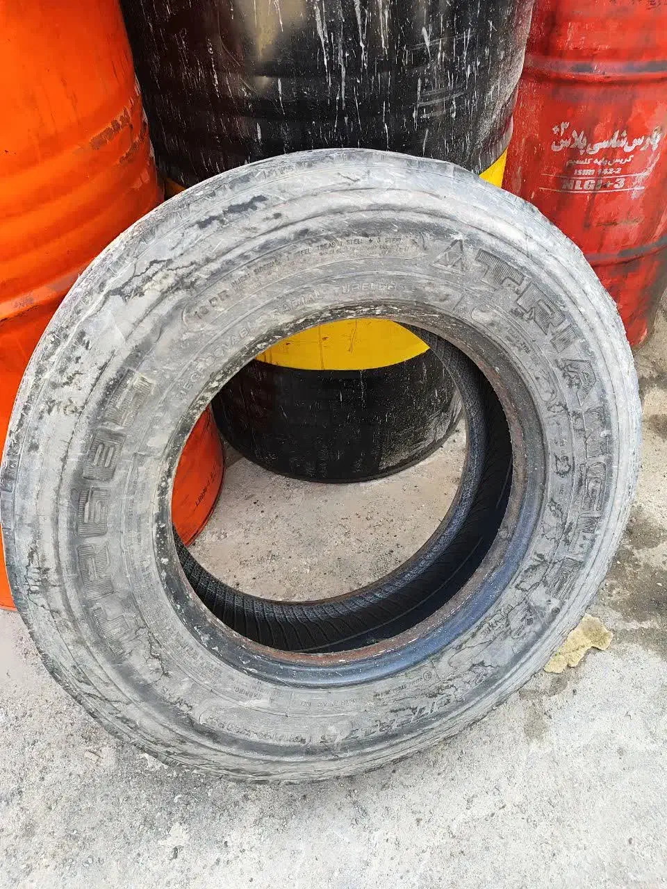 لاستیک خاور|قطعات یدکی و لوازم جانبی|کاشان, پشت شهربانی|دیوار