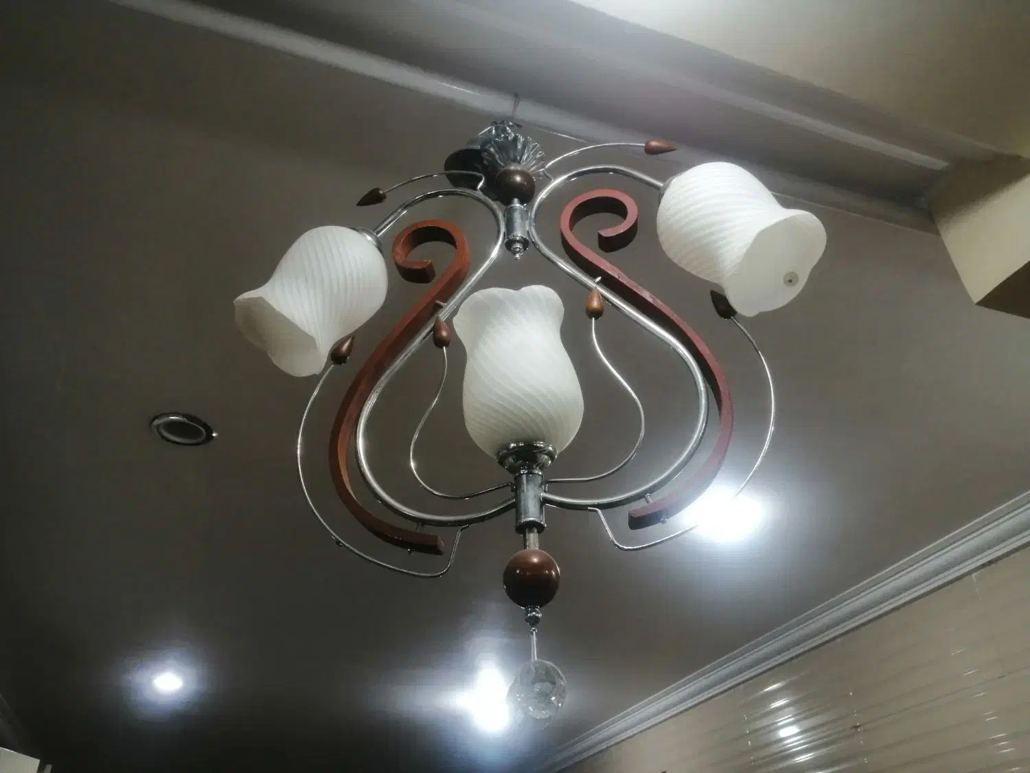 لوستر خارجی سالم بدون ضربه|لوستر و چراغ آویز|شوشتر, |دیوار