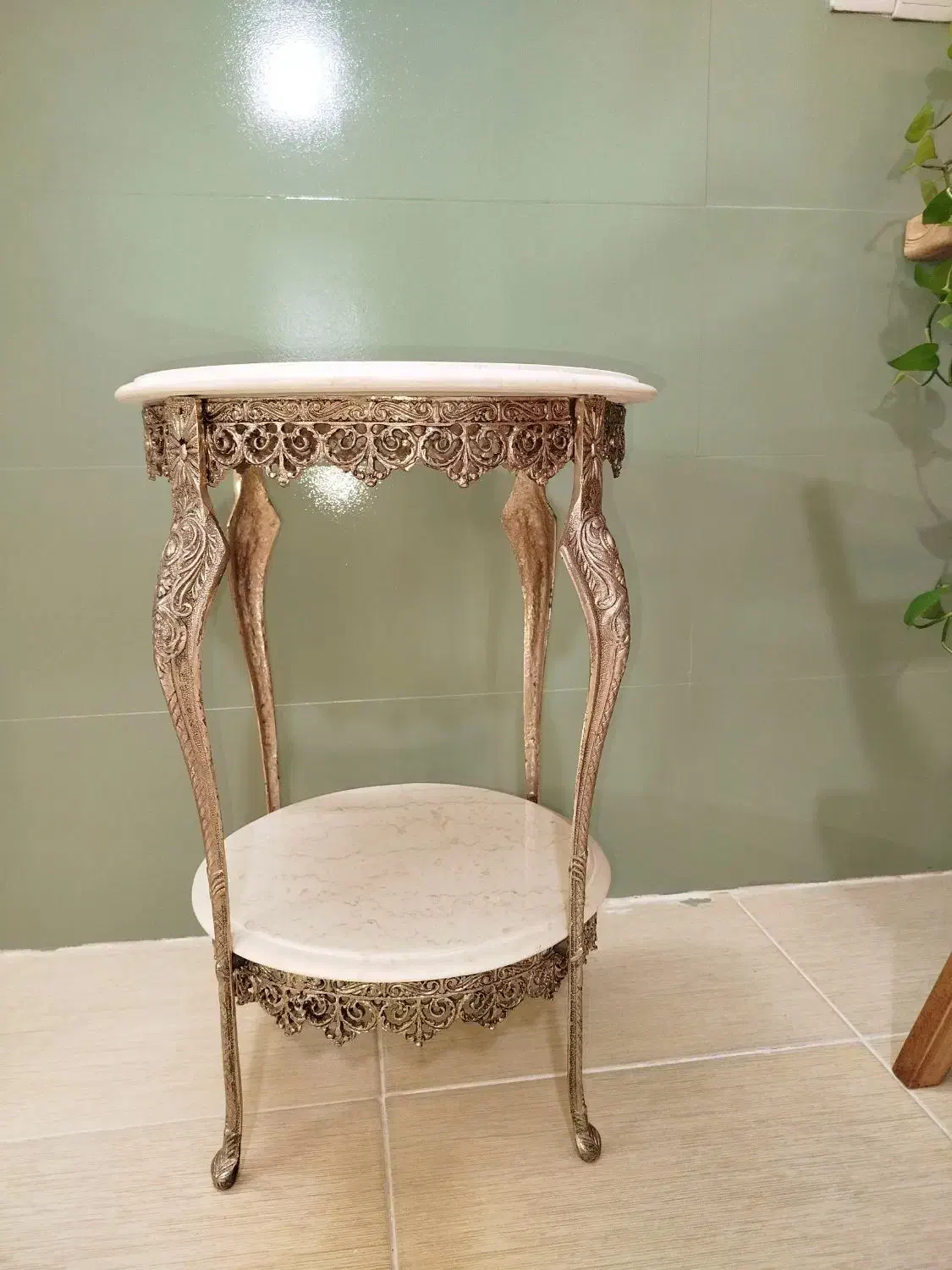 میز برنز اصل|مبلمان خانگی و میز عسلی|بروجرد, |دیوار