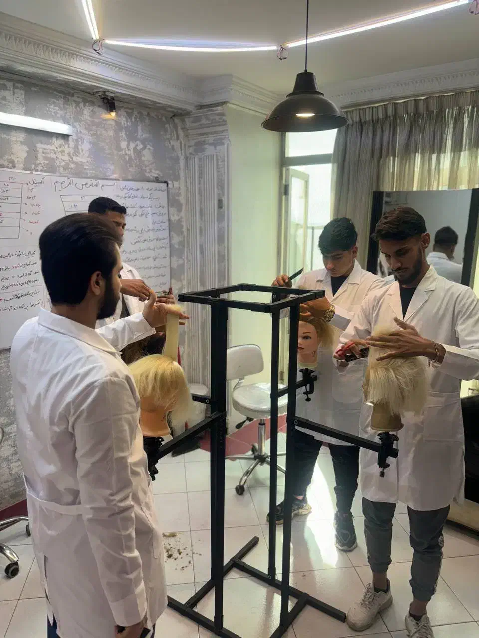 آموزش ارایشگری مردانه بامدرک فنی وحرفه ای صفرتاصد|خدمات آموزشی|مشهد, آزادشهر|دیوار