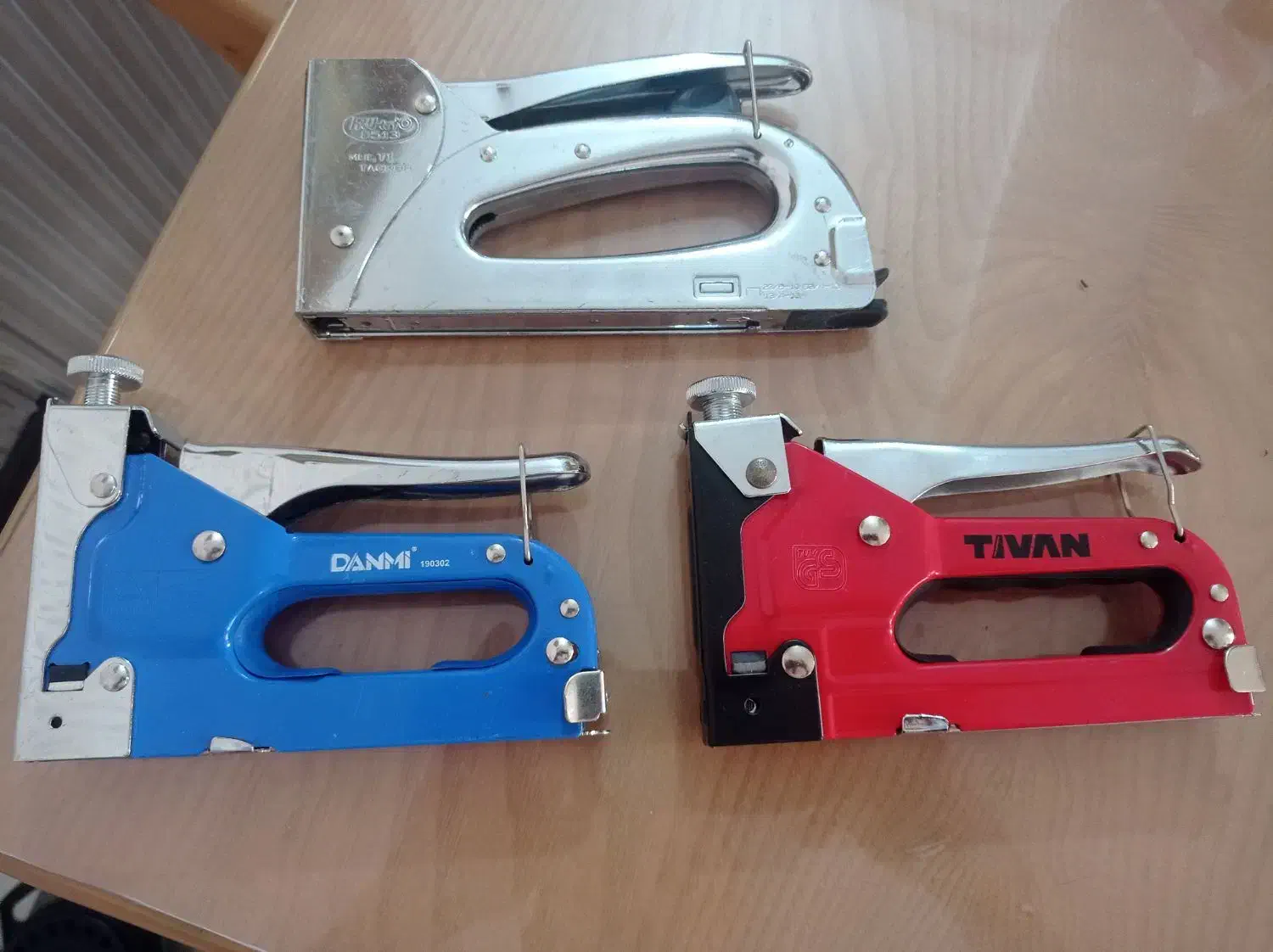 دستگاه منگنه کوب|ابزارآلات|رشت, معلم|دیوار