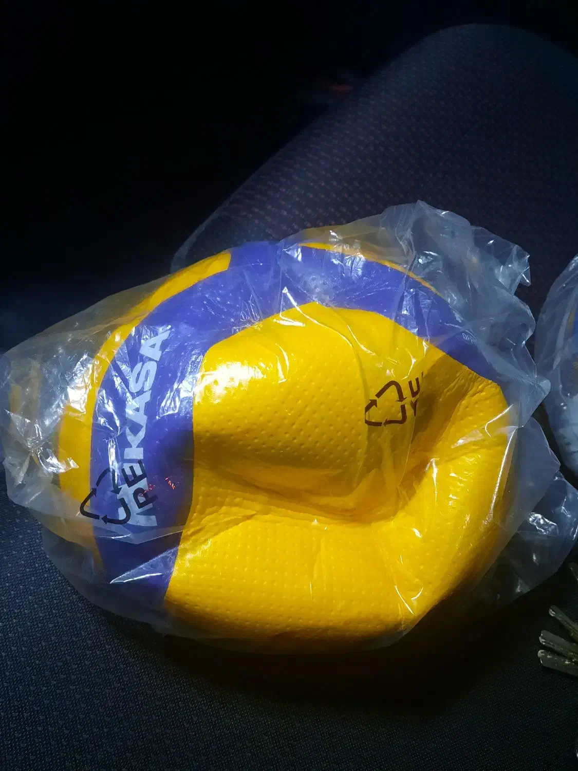 توپ والیبال اورجینال هلوگرام دار|ورزشهای توپی|تهران, باغ خزانه|دیوار