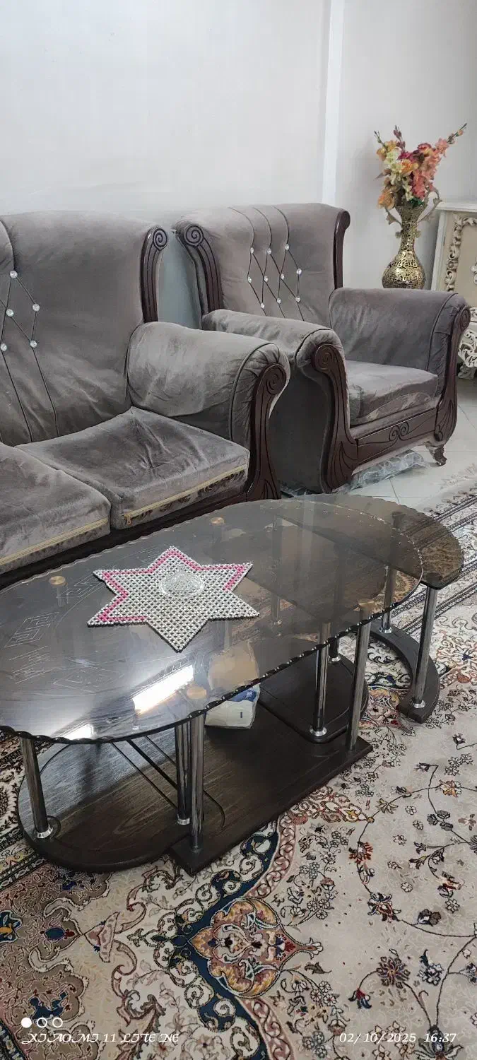 مبل ۷نفره ب همراه میز و ۴تا عسلی فقط ۱ملیون ۵۰۰|مبلمان خانگی و میز عسلی|پاکدشت, پاکدشت (مامازند)|دیوار