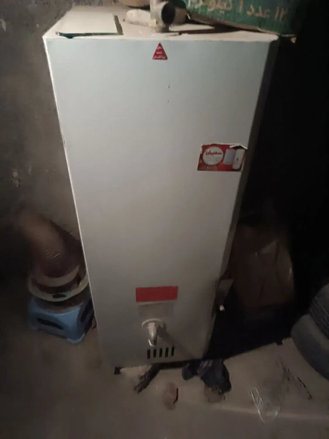 آبگرمکن دیواری مخزنی|آبگرمکن، پکیج، شوفاژ|قوچان, |دیوار