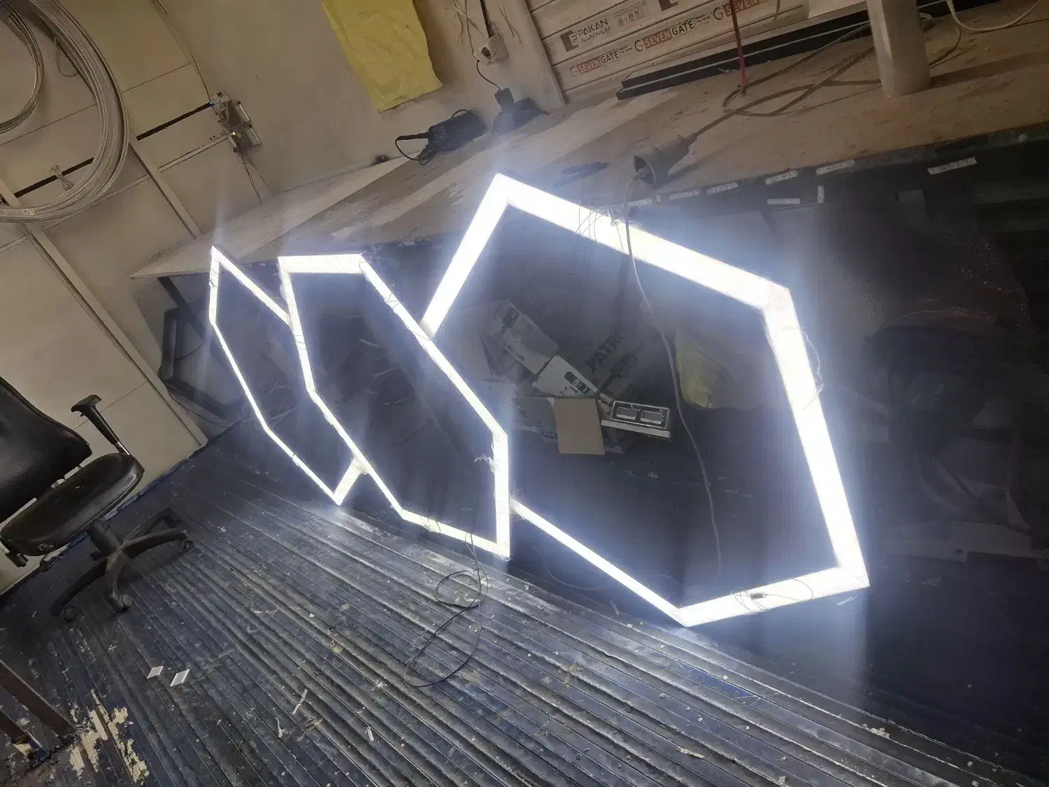 فروش لاین نوری نصب قرنیز نوری نصاب و برش چراغ خطی|ریسه و چراغ تزئینی|تهران, سنائی|دیوار